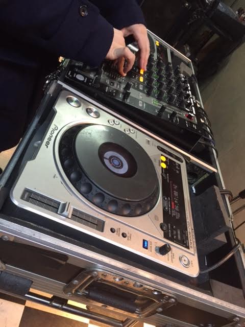 休みの日に限って雨