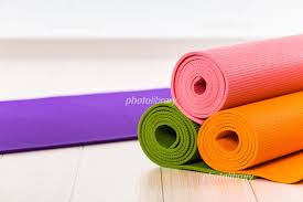 寝床はヨガマットでええトコ取り。